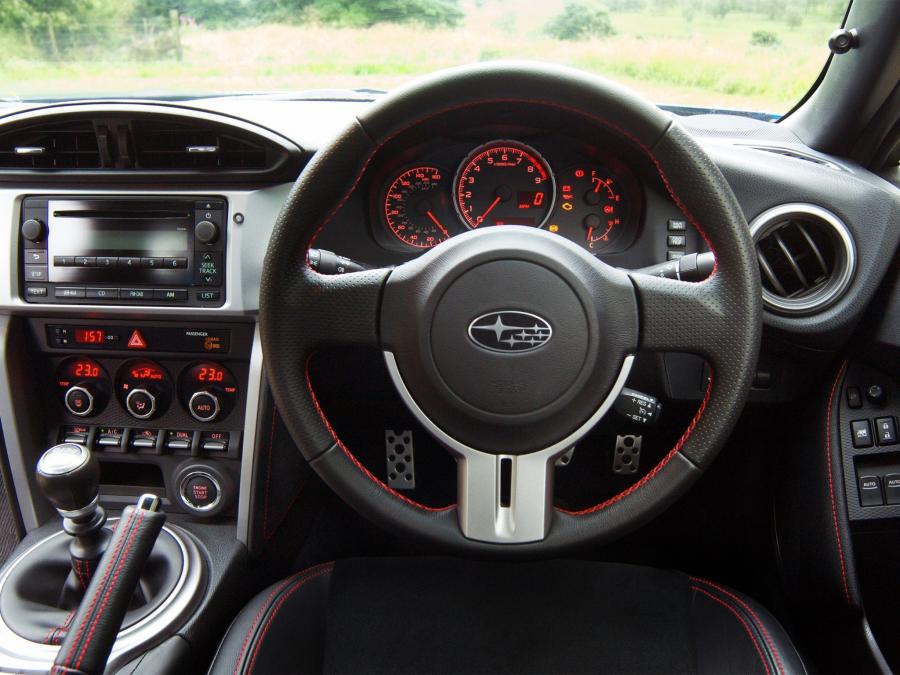  Subaru BRZ Aero Package 2012 года  (UK) (фото 11 из 21)